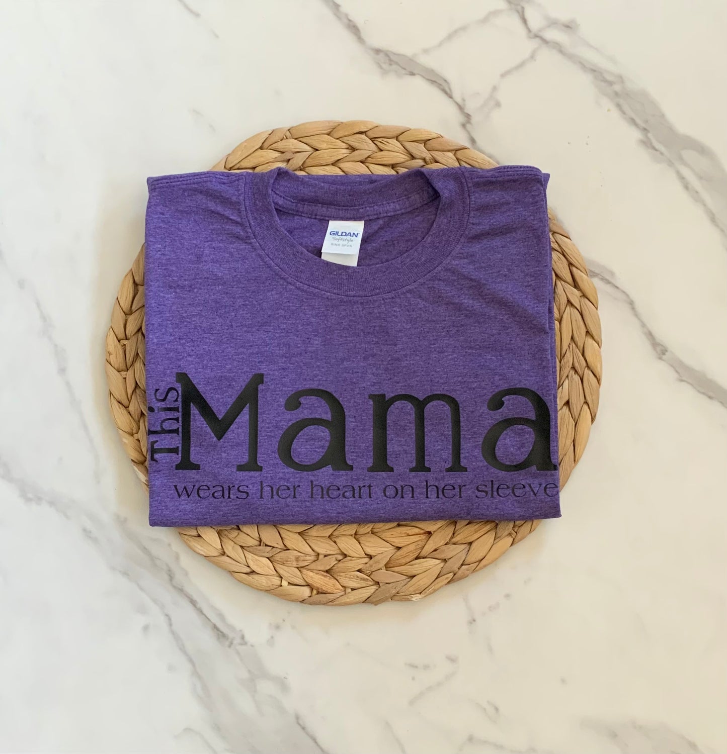 This Mama Wears Her Heart.... (T-shirt)